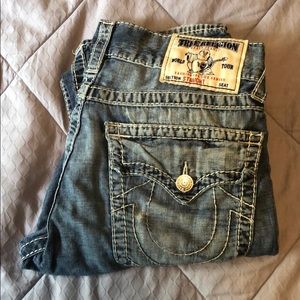 Like New - MENS TRUE RELIGION BRAND JEANS